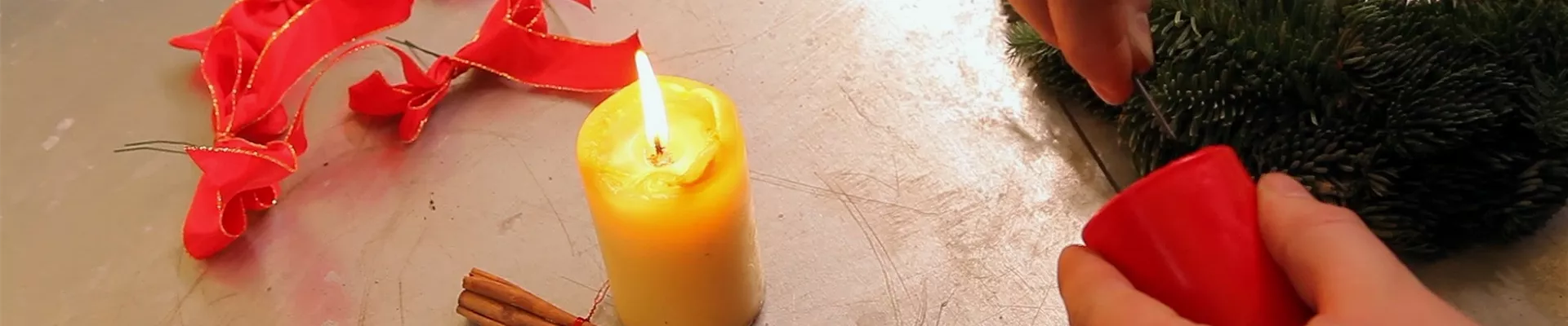 Dekoration - Anfertigen eines Weihnachtskranzes (thumbnail)